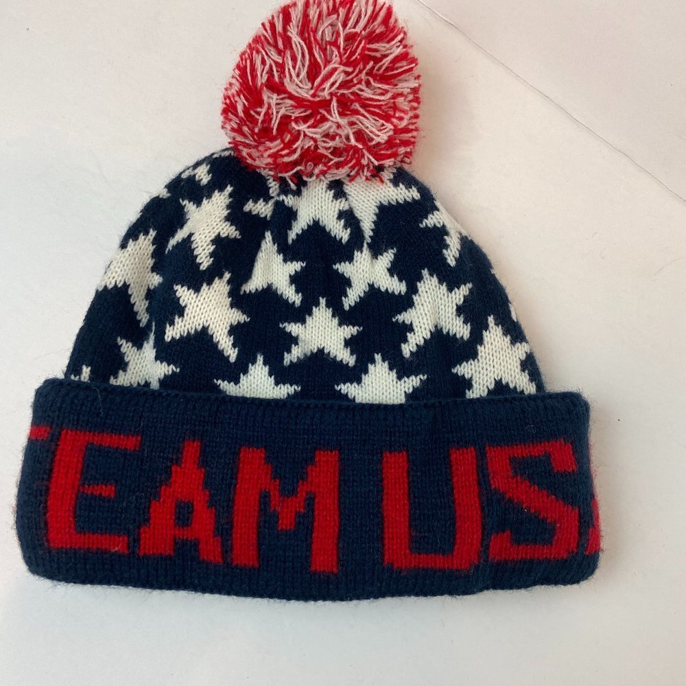 Team USA knit hat pom pom